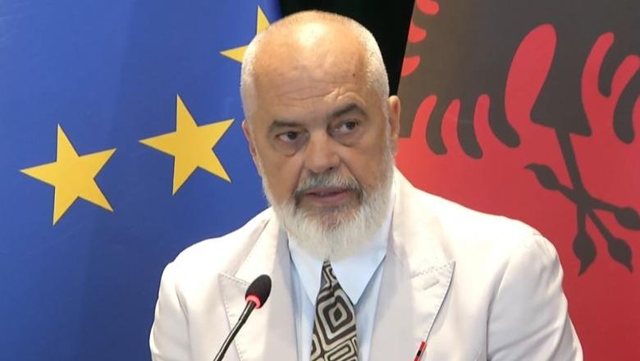 Pas shpalljes së kabinetit të ri, Rama takohet me grupin e ri