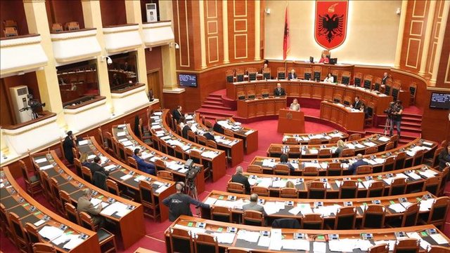 Seanca e parë e legjislaturës së XI-të të Kuvendit. Ja