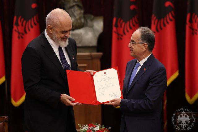 Begaj dekreton Ramën si kryeministër, kreu i qeverisë