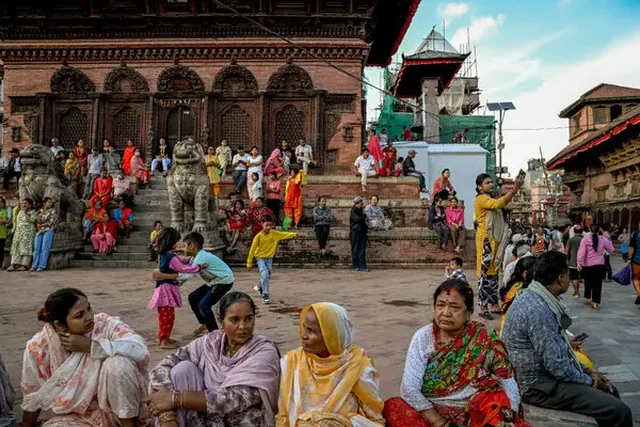 Nepal: Protestat e të rinjve përmbysin qeverinë, krijohet
