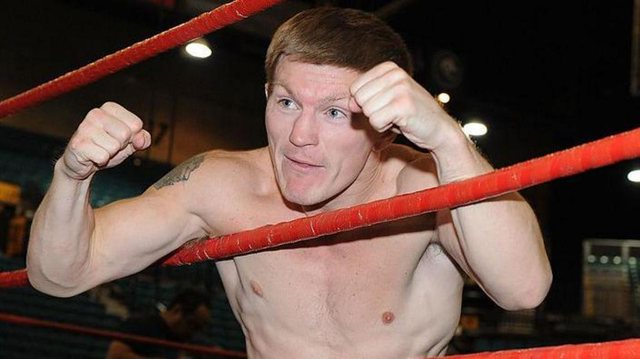 Kampioni i boksit Ricky Hatton gjendet i pajetë në shtëpi
