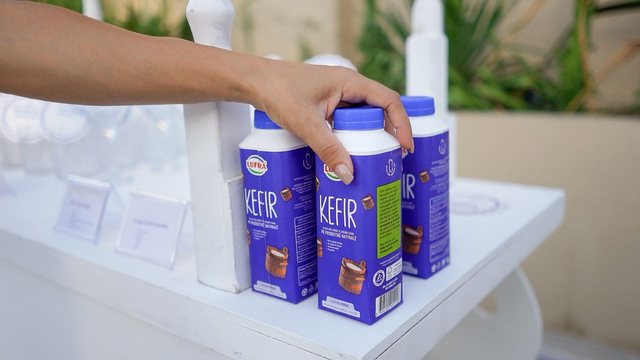 Yoga, smoothie dhe një risi për tregun shqiptar. Lufra prezanton Kefir