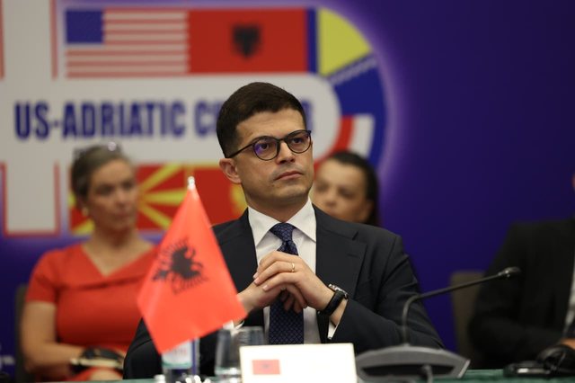 Ministri Vengu: Pesë prioritetet e Shqipërisë për mbrojtjen