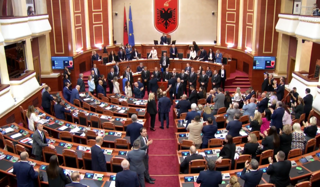 Kuvendi miraton programin qeverisës mes tensioneve, 82 vota pro