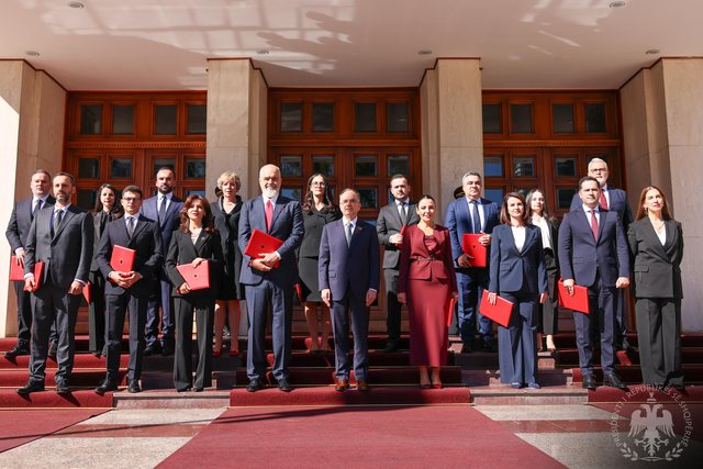 Zyrtarizohet qeveria e re “Rama 4”