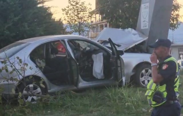 Aksident në aksin Shkodër- Han i Hotit, humbin jetën babë e