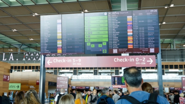 Sulmi kibernetik paralizon aeroportet evropiane. Gjysma e fluturimeve të