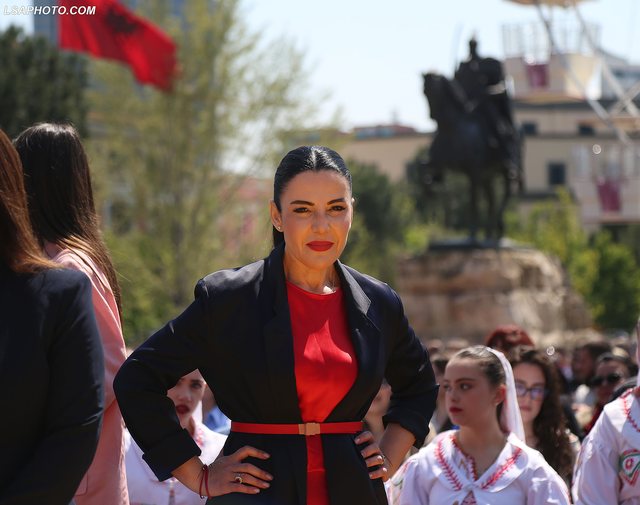 Zgjedhjet e parakohshme lokale në Tiranë, PS cakton Belinda Ballukun