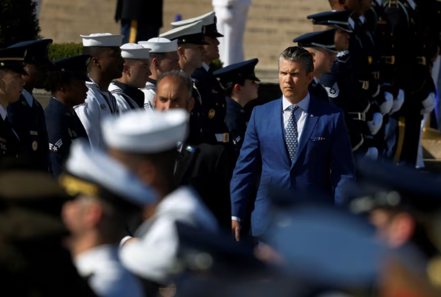 Takim i papritur!  Sekretari i Mbrojtjes Hegseth thërret gjeneralë dhe
