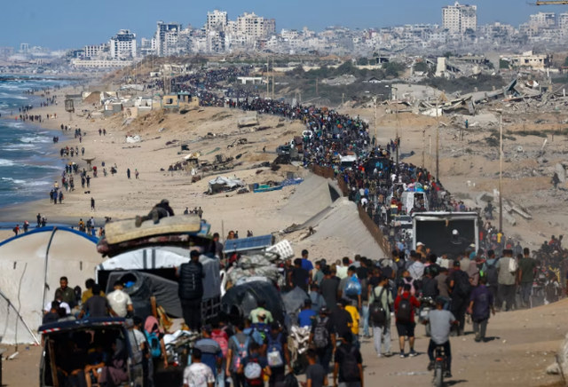 Mijëra palestinezë kthehen në shtëpitë e tyre!