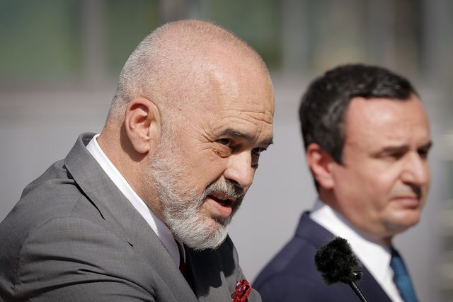 Protesta për UÇK-në ndez debat mes Vetëvendosjes dhe Edi