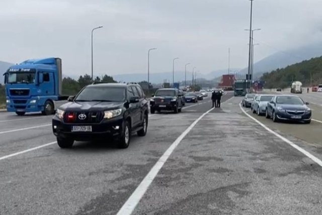 Protesta për ish-krerët e UÇK-së, Vjosa Osmani vjen