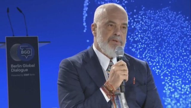 Rama: Diella është shtatzënë! 83 fëmijë do të