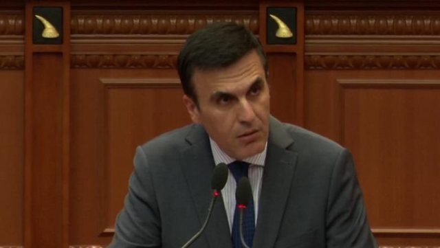 Çela: Po hetojmë përdorimin e administratës dhe fondeve