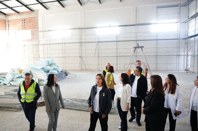 Kumbaro në Vlorë: Shkolla Lef Sallata gati në janar, më