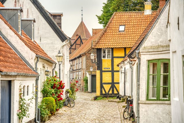 6 destinacione përrallore në Evropë/ Kulla, mure mesjetare dhe