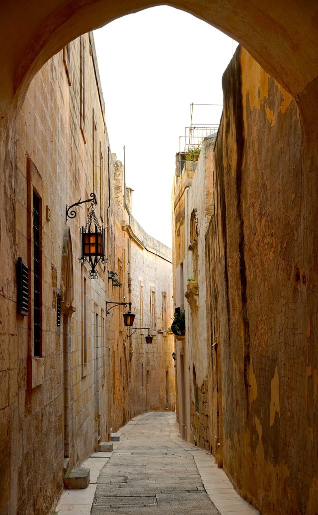 6 destinacione përrallore në Evropë/ Kulla, mure mesjetare dhe