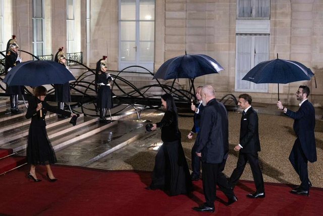 Vizita në Paris, Rama dhe bashkëshortja e tij priten për