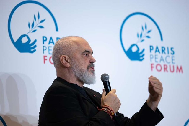 Edi Rama në Paris: Evropa rrezikon të bëhet e