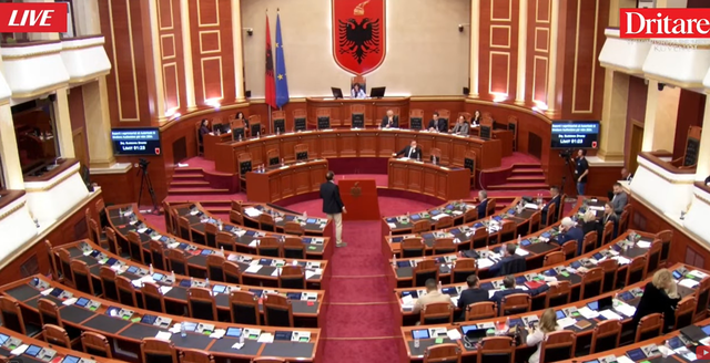 PS refuzon kërkesën për komisionet, opozita braktis sallën