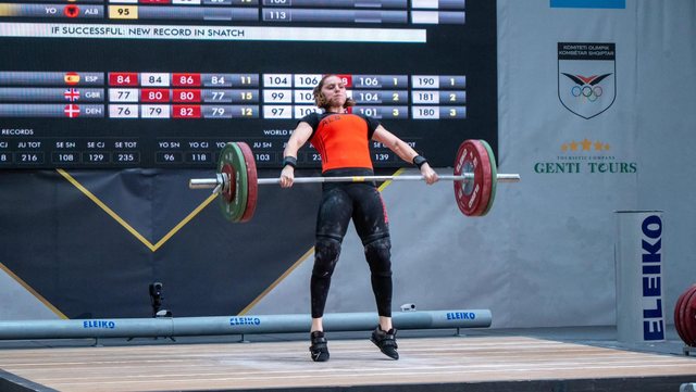 Gara e peshëngritjes, Enkileda Carja shpallet kampione e Europës