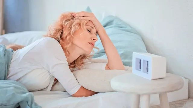 Ja pse zgjohemi në orën 3 të mëngjesit çdo natë!