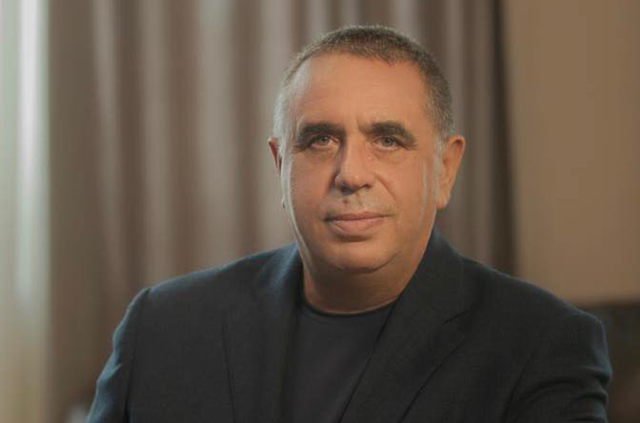 Thoma Gëllçi: A e njeh kush dorëheqjen në Shqipëri?