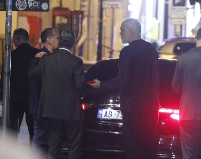 Mbaron takimi, Rama largohet nga selia e PS-së!