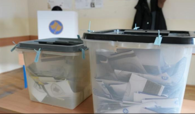 Balotazhi në Kosovë/ Nesër votohet për krerët e 18
