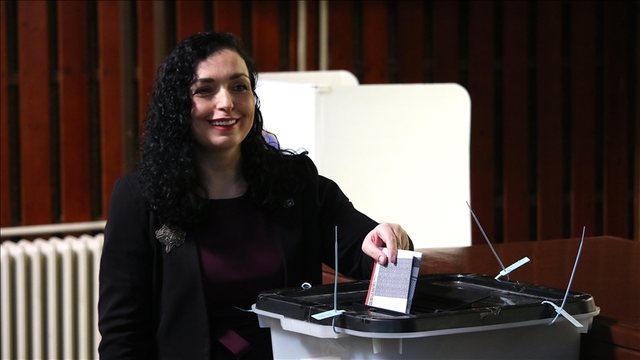 Vjosa Osmani u bën thirrje qytetarëve të votojnë: Demokracia