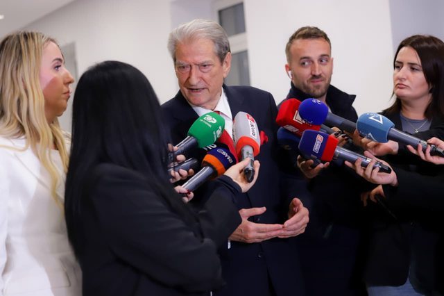 Humbja e 5 Bashkive, Berisha: Me këtë qeveri s’bën dot