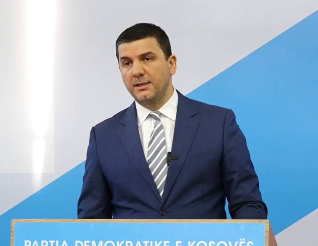 Memli Krasniqi jep dorëheqjen nga drejtimi i PDK-së