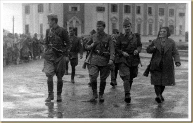 Çlirimi i Tiranës, foto të rralla nga 17 Nëntori 1944!
