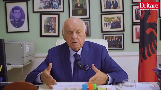 Rrëfimi i panjohur i ish-presidentit Moisiu: Si një top futbolli