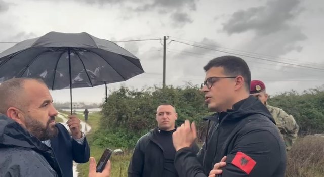 Përmbytjet në Thumanë/ Ministri Vëngu shkon pranë