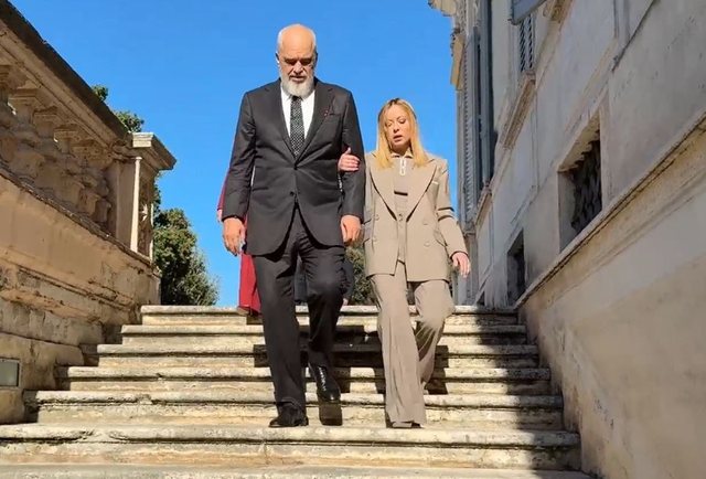 Rifillimi i një dashurie të harruar