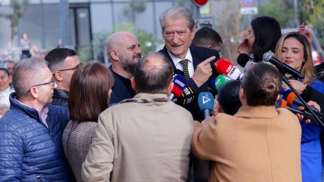 "Më erdhi Basha në zyrë dhe kërkoi të më