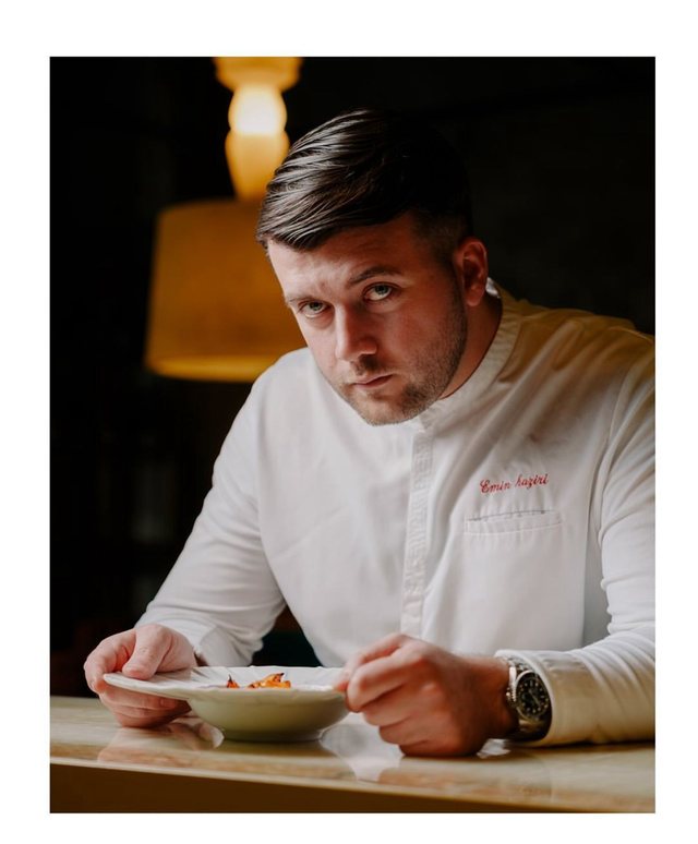 Emin Haziri, shefi shqiptar që jua prezantuam në DritareTV, sot merr