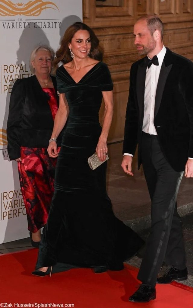 Foto/ Një rikthim i paharrueshëm! Kate Middleton shkëlqen me