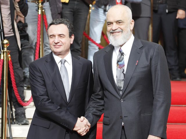 Si janë raportet me Kurtin? Rama: E keni kthyer telenovelë, e do,