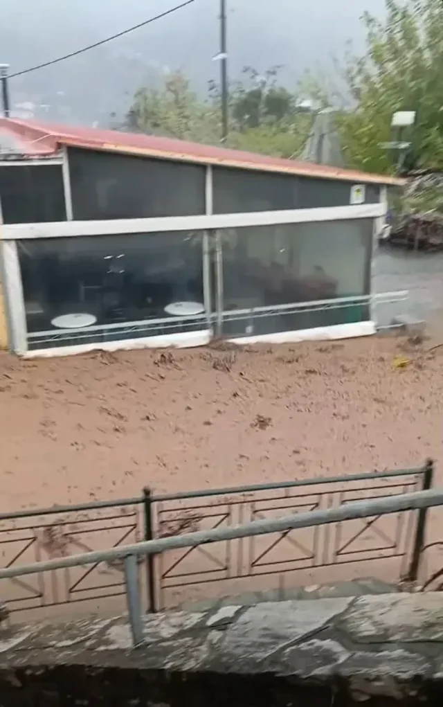 Pamjet/ Moti i keq prek edhe Greqinë Perëndimore, fshatra të