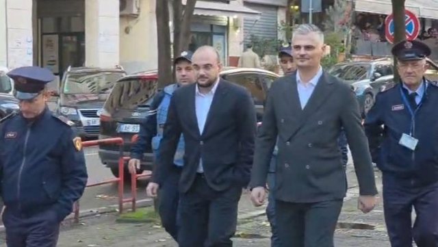 Kreu i ARRSH Gentian Gjyli dhe Erald Elezi paraqiten në GJKKO për