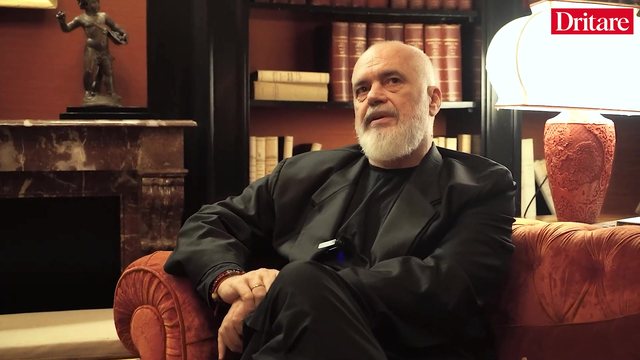 Edi Rama: Pse u harrua historia e shqiptarëve që shpëtuan 25,000