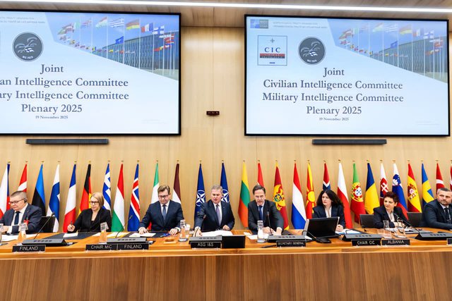 Vlora Hyseni përkrah liderëve të inteligjencës së