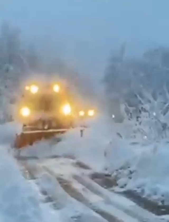 Video/ Dëbora bllokon aksin Qafë Thore–Theth. Rama: Ja si