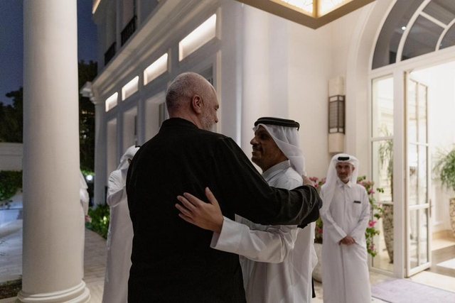 Edi Rama, viziton Katarin, pritet nga Sheikh Mohammad bin Abdulrahman bin Jassim