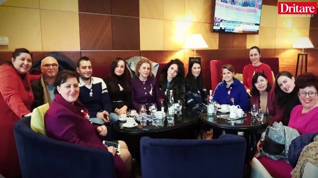 Në kujtim të Kozeta Notit!