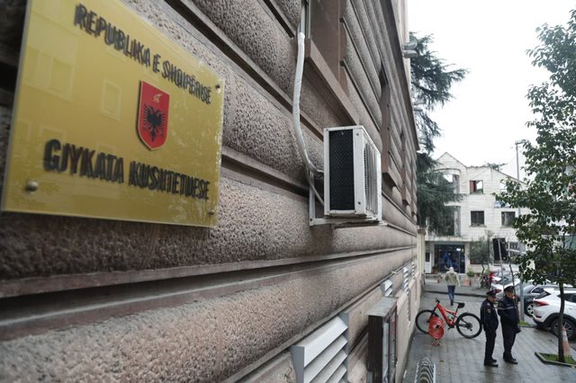 Gjykata Kushtetuese shqyrton ankimin e qeverisë për pezullimin e