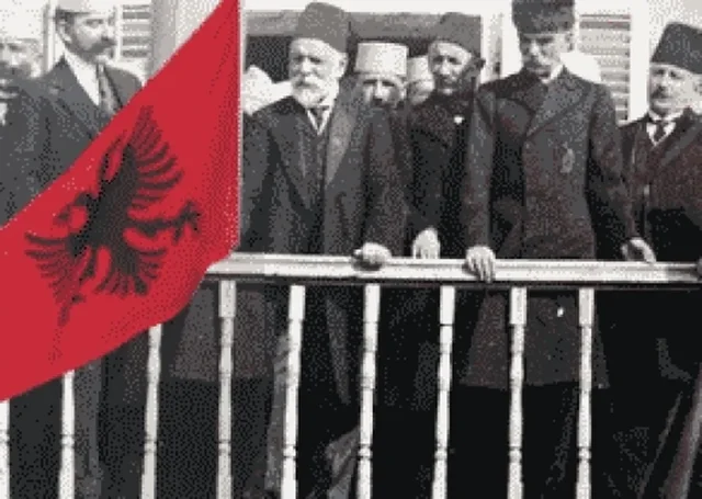 Kush e helmoi Ismail Qemalin? Flet historiani