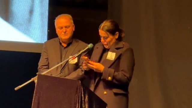 Big Mama në lot: Po të përcjell nga skena ku u rritëm!